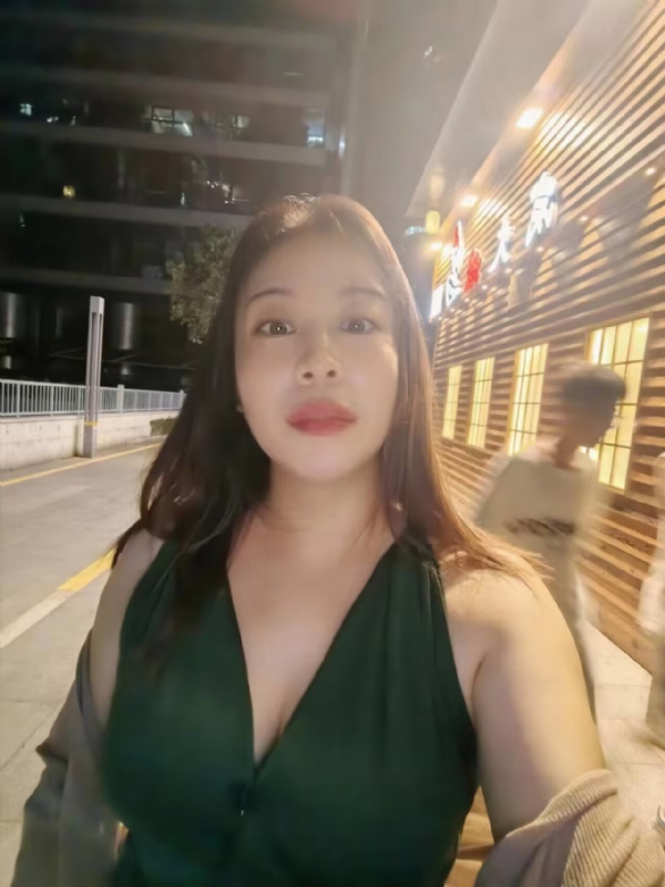 叶子青青的第四张照片--认干亲服务网