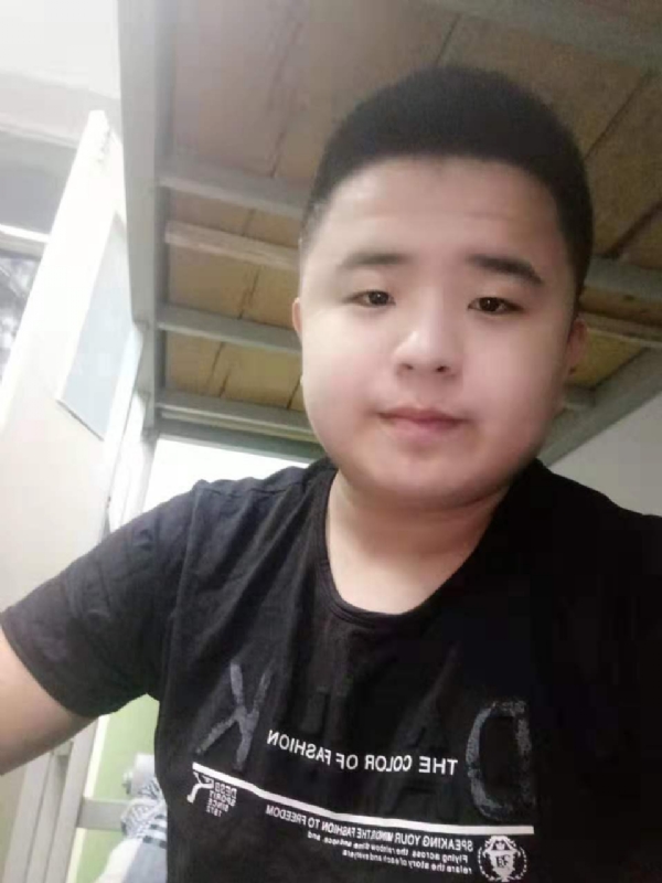 打小就爱淘气的第一张照片--认干亲服务网