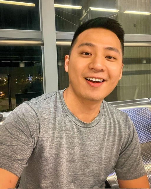 孤獨的男人的第三张照片--认干亲服务网