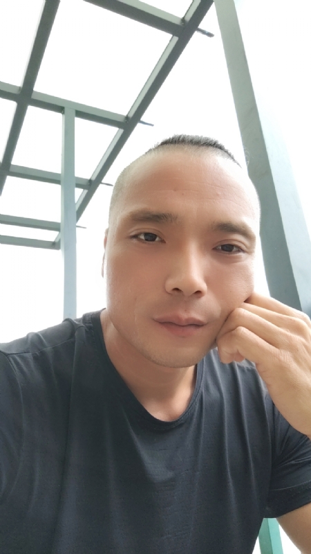 伯爵的第三张照片--认干亲服务网