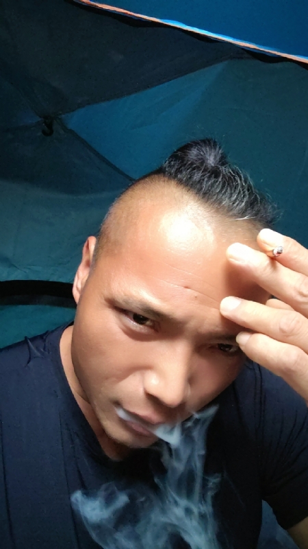 伯爵的第四张照片--认干亲服务网