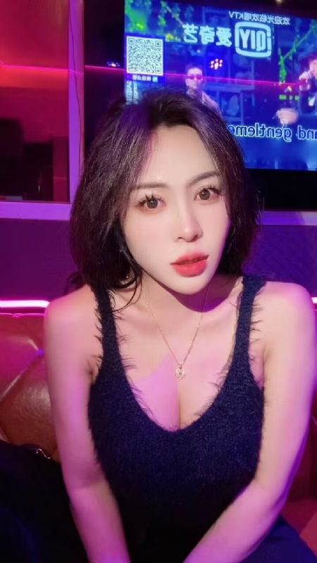 素素可月的第一张照片--认干亲服务网