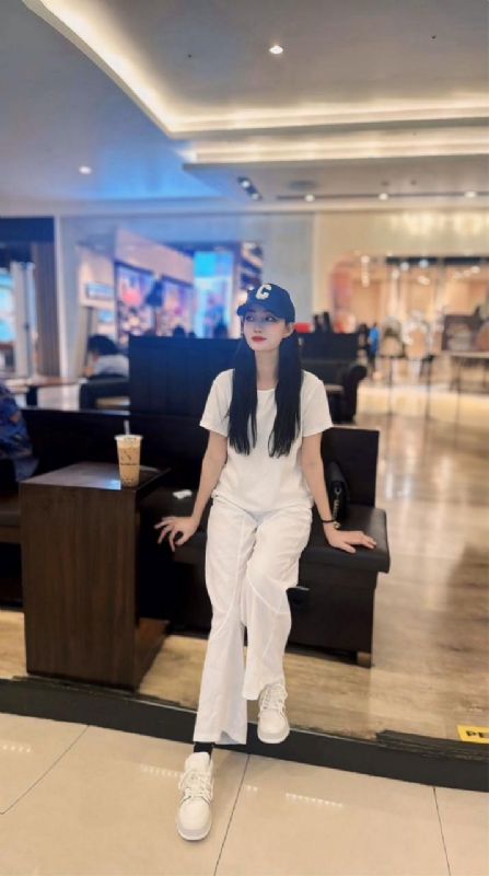 卖火柴的小女孩的第一张照片--认干亲服务网