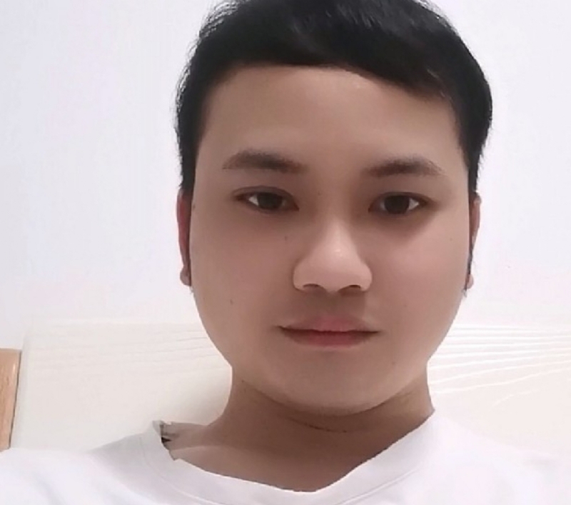 谈笑风生的学长的第三张照片--认干亲服务网