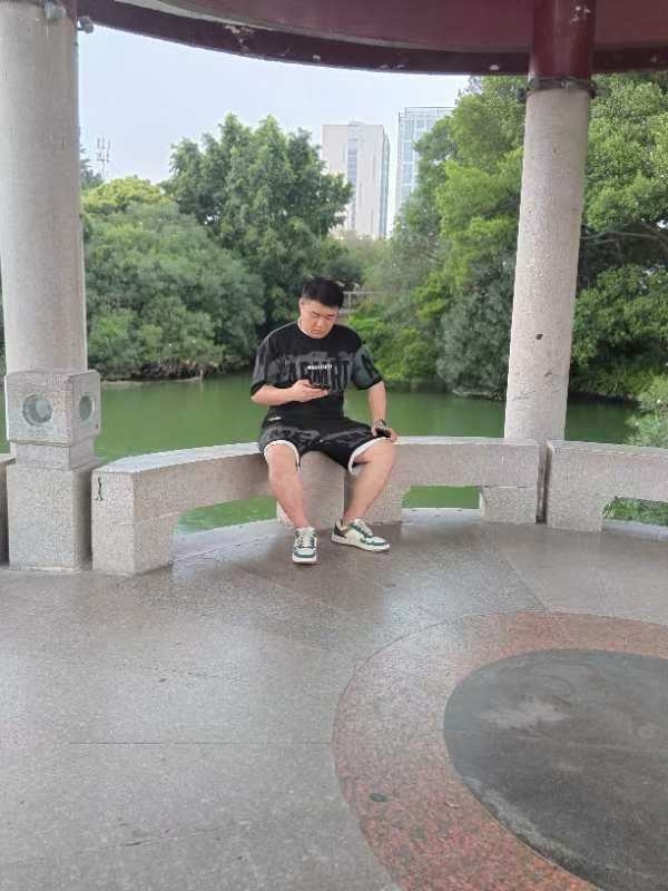 不善挽留的第一张照片--认干亲服务网