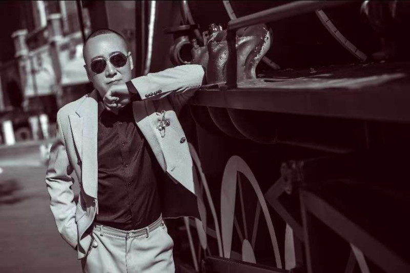 孤独燃烧的第一张照片--认干亲服务网