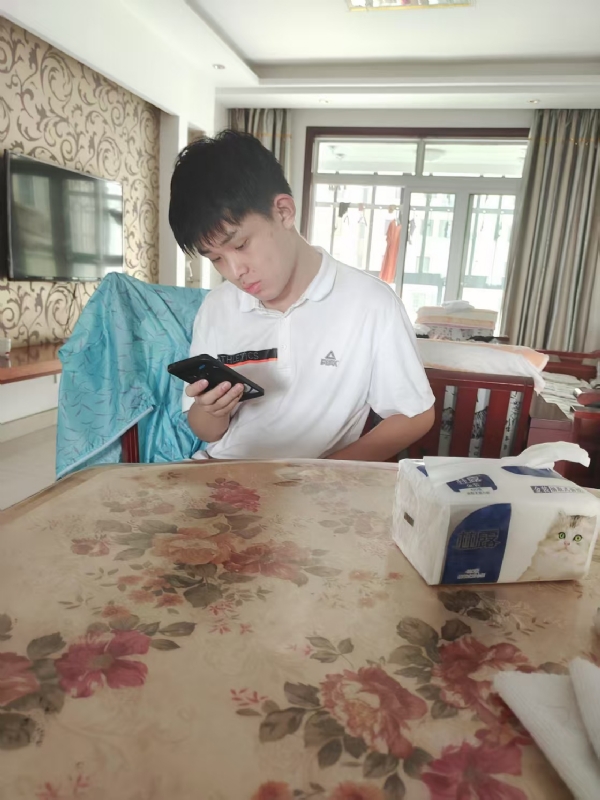 铁在烧的第一张照片--认干亲服务网